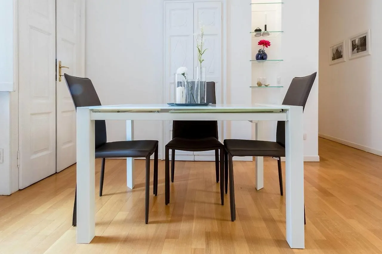 Joivy Lovely Flat For 5 Close To Sforzesco Castle Milán Apartamento